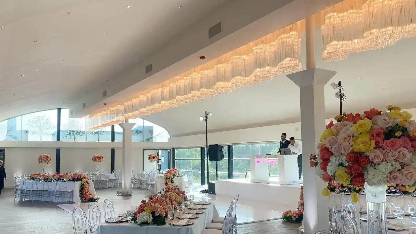 Chandeliers lighting product sourcing by WL Tech